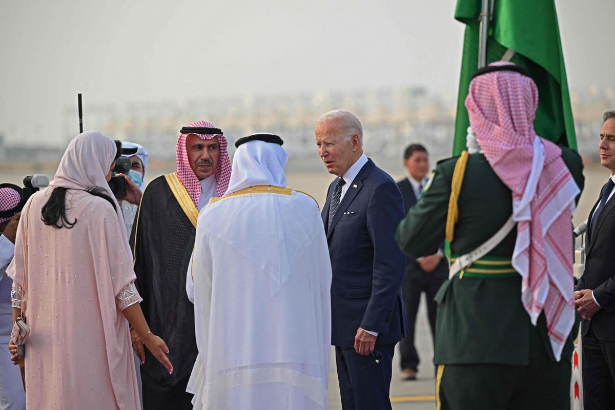 Саудовская аравия конфликты. Король Саудовской Аравии Салман. Байден и принц Саудовской Аравии. Байден в Саудовской Аравии 2022.
