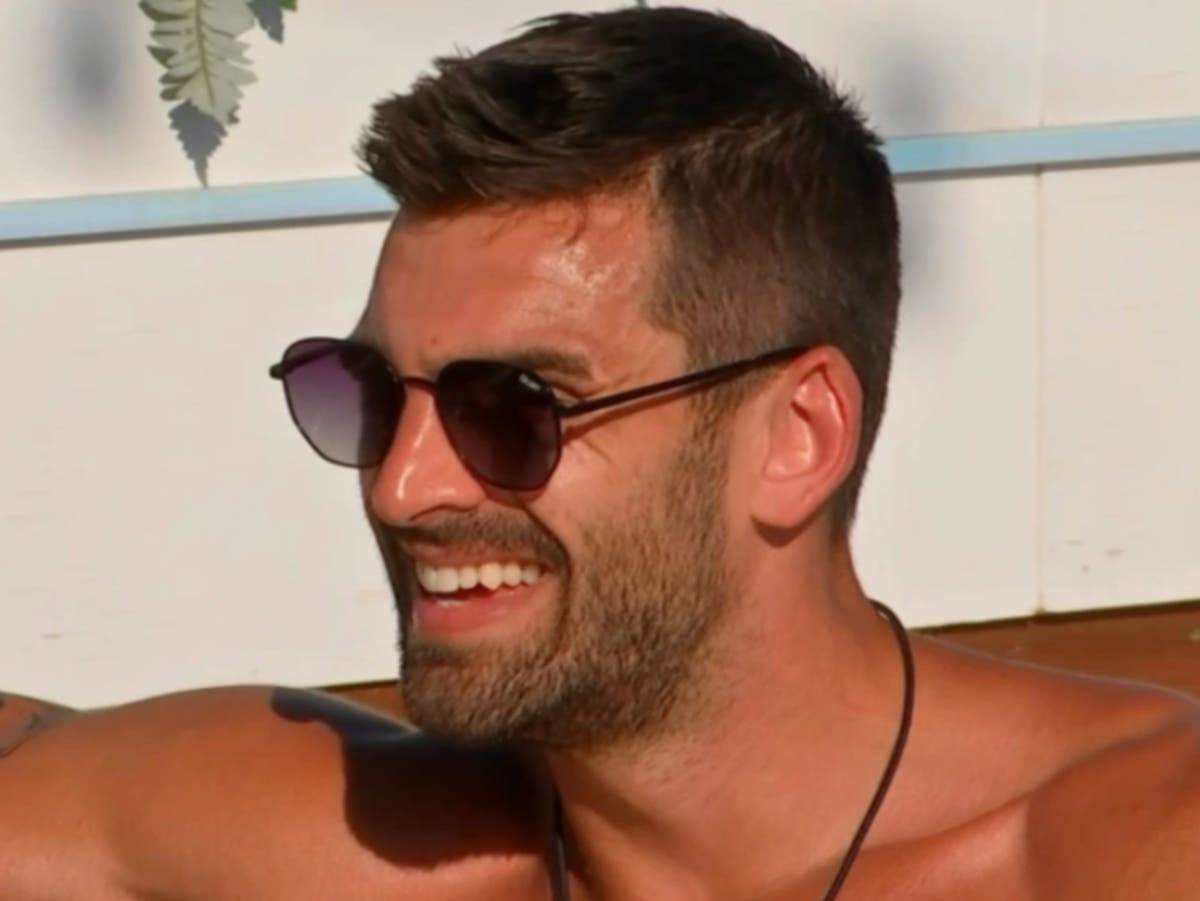 Adam Collard sent &lsquo;flirty&rsquo; messages to Love Island bombshell before entering the villa