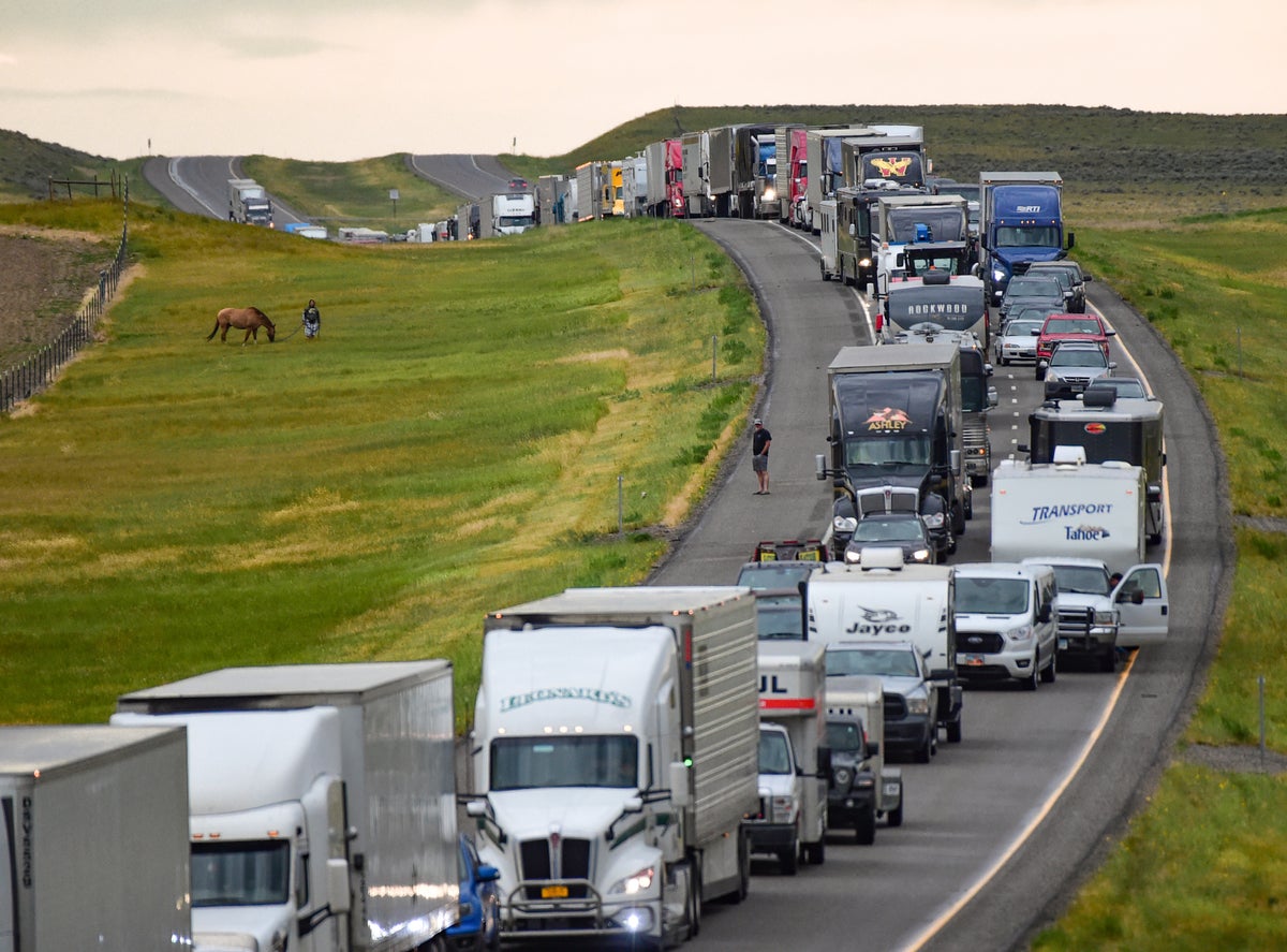 At least 5 die after storm causes Montana highway pileup