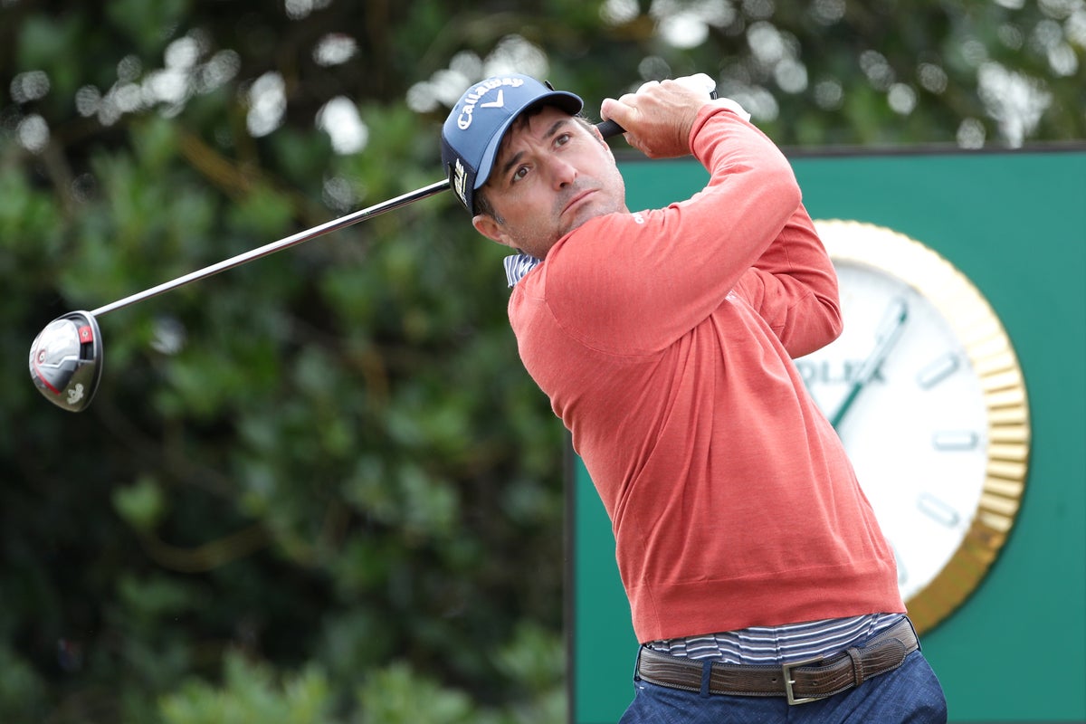 Kevin Kisner makes fast start as Open Championship third round gets going