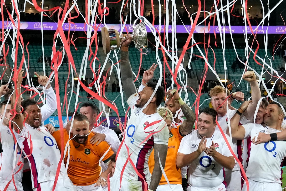 Courtney Lawes hails England for &lsquo;digging in&rsquo; to secure series victory in Sydney