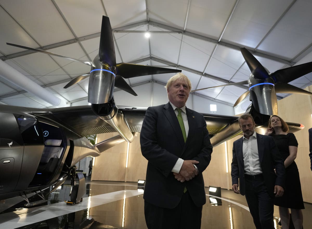 Boris Johnson tells Farnborough Air Show the Tory Government will &lsquo;roar on&rsquo;
