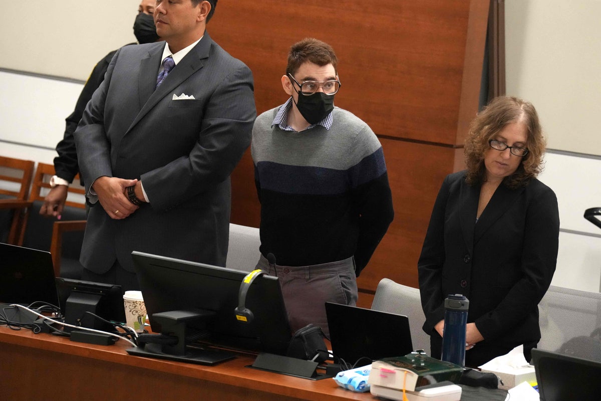 Parkland shooting – live: Jury shown more graphic videos in Nikolas Cruz death penalty sentencing trial