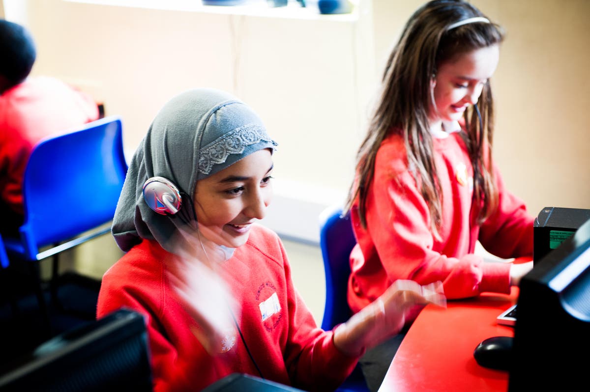 Schools&rsquo; funding increase will not cover inflationary costs, headteachers say