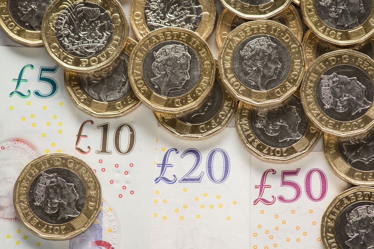 Government confirms &lsquo;unacceptable&rsquo; 5% pay rise for experienced teachers