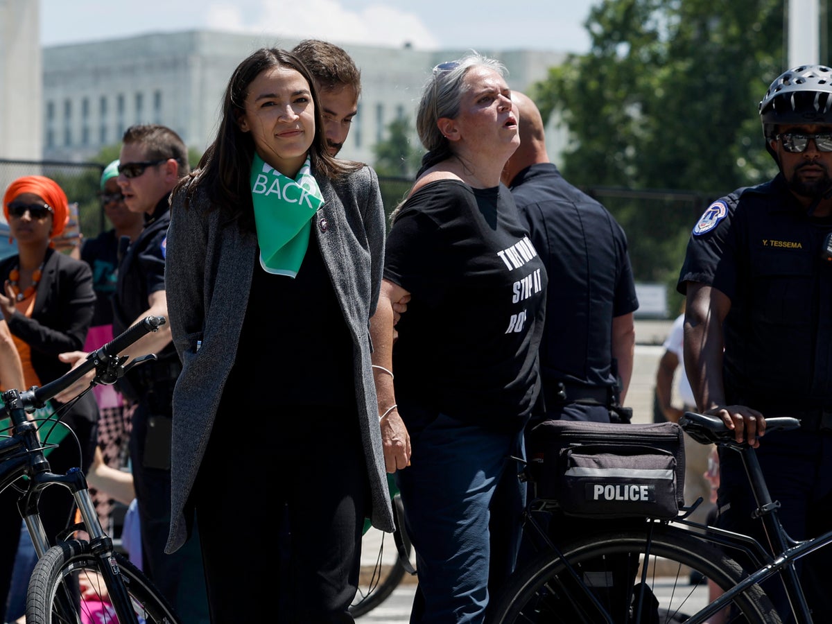 AOC, other lawmakers arrested outside Supreme Court amid protest for abortion rights