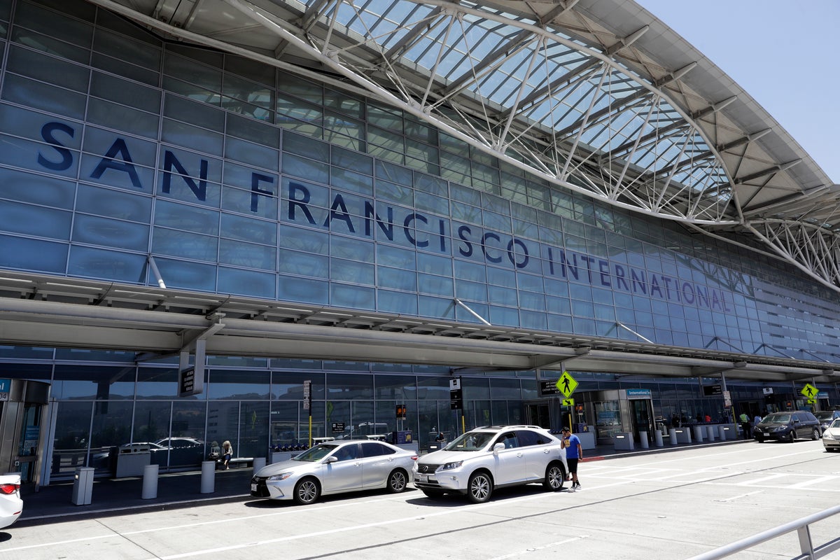 San Francisco airport worker stabbed, suspect detained