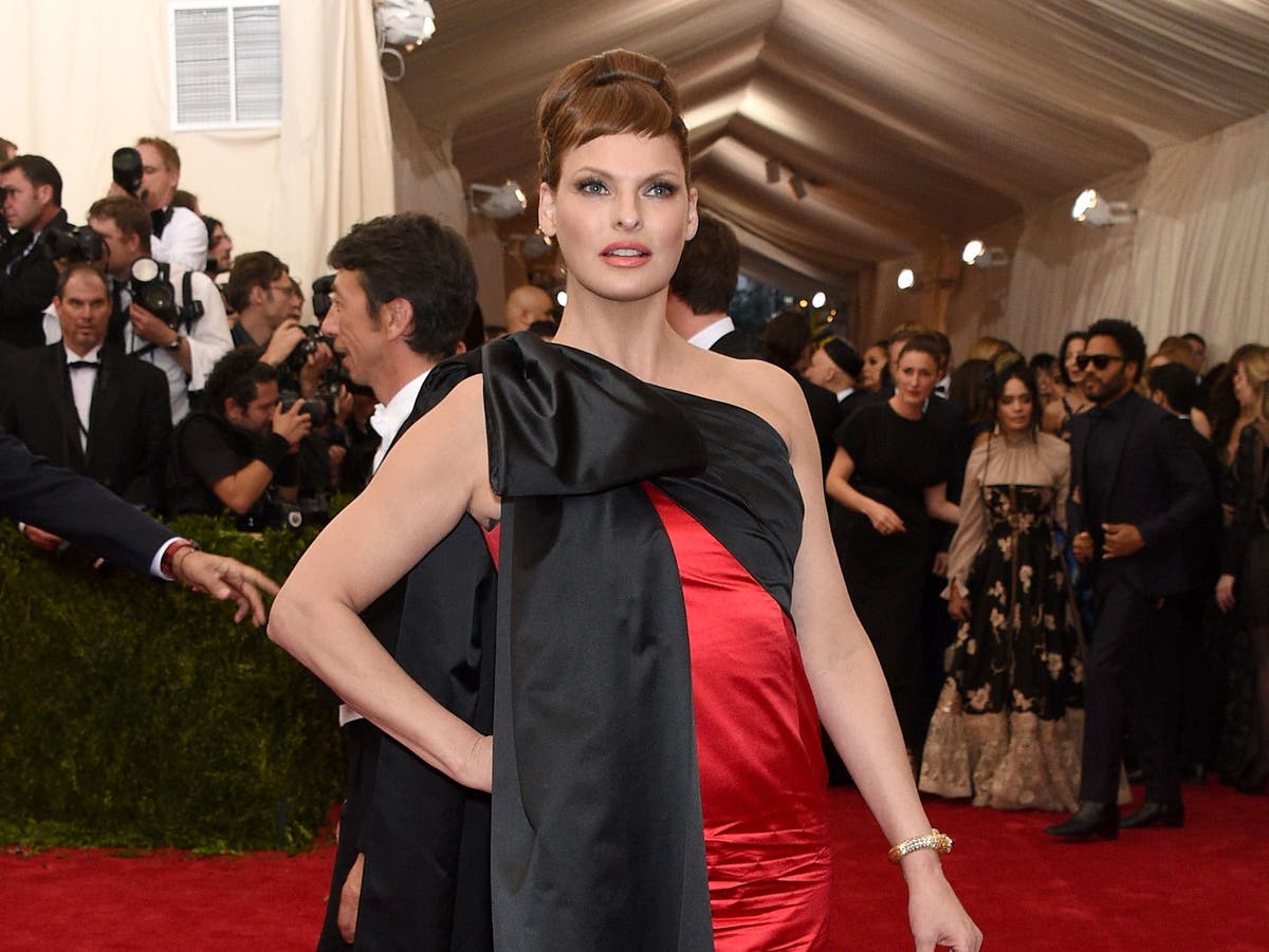 Linda Evangelista settles lawsuit over cosmetic procedure that left her ‘permanently deformed’