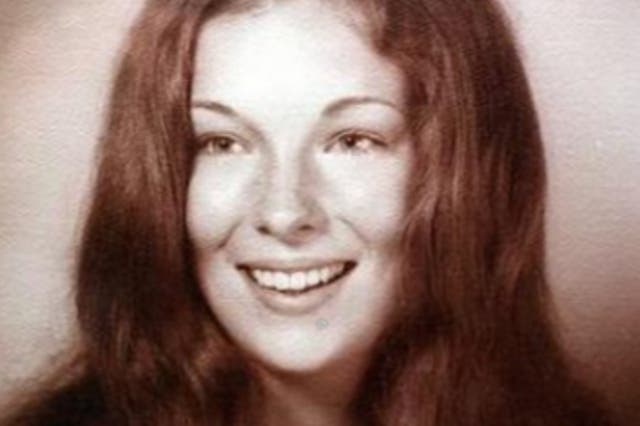 Lindy Sue Biechler, de 19 años, que fue encontrada muerta en 1975