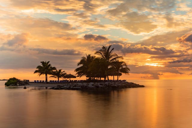 <p>Swap the gloomy British winter for the sun-soaked luxury of a stunning hotel like The Holiday Inn Resort, Montego Bay </p>