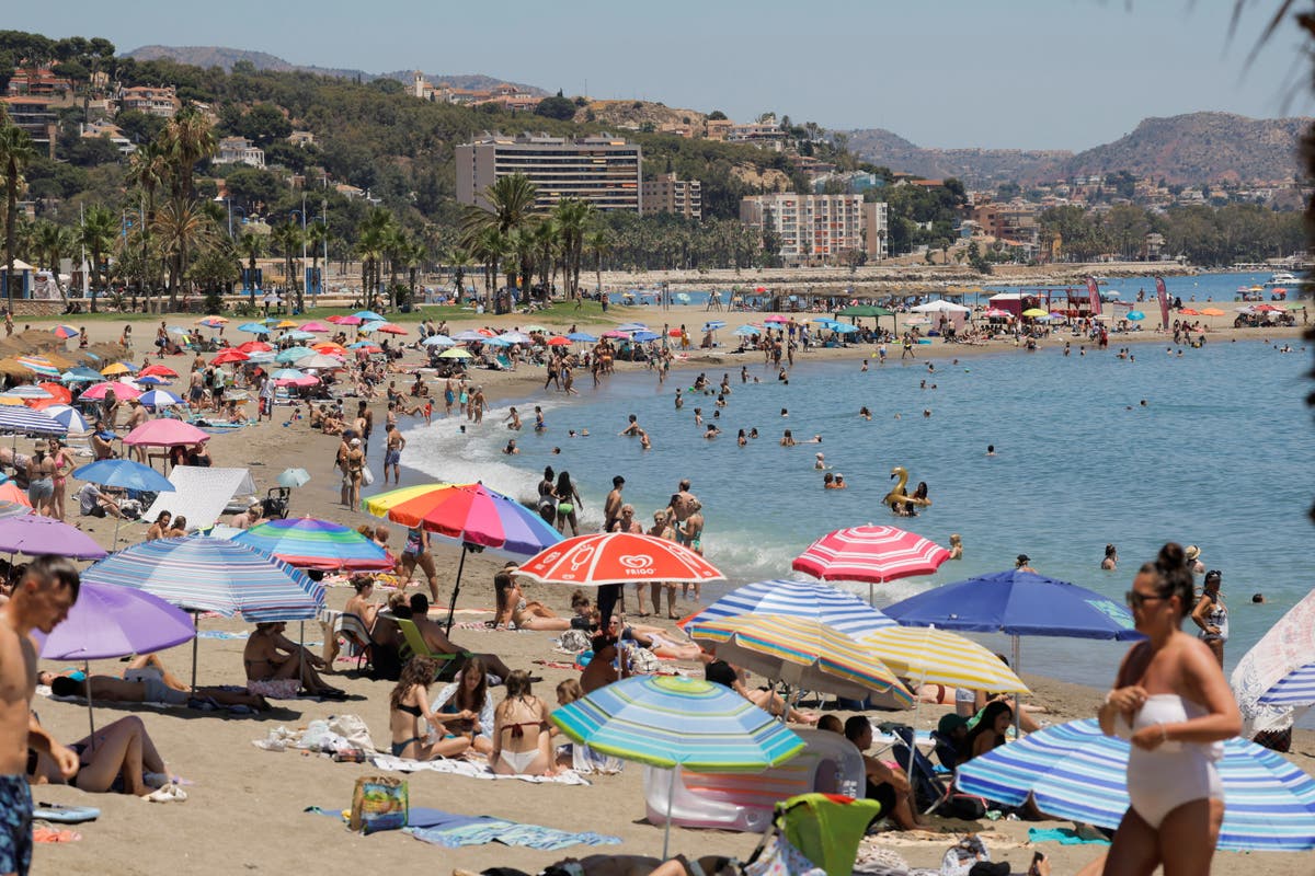 Foreign Office warns Spain tourists to carry these documents