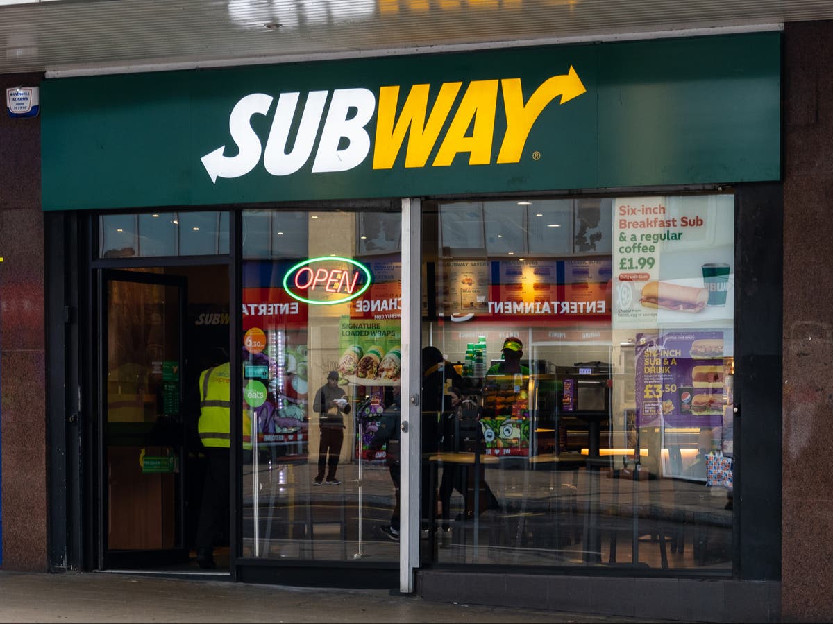 Woman fined £1,533 for flying to Australia with Subway sandwich