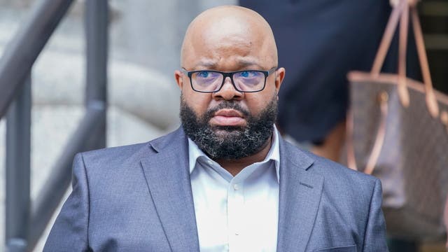 R. Kelly's manager faces trial over theater-emptying threat | The ...