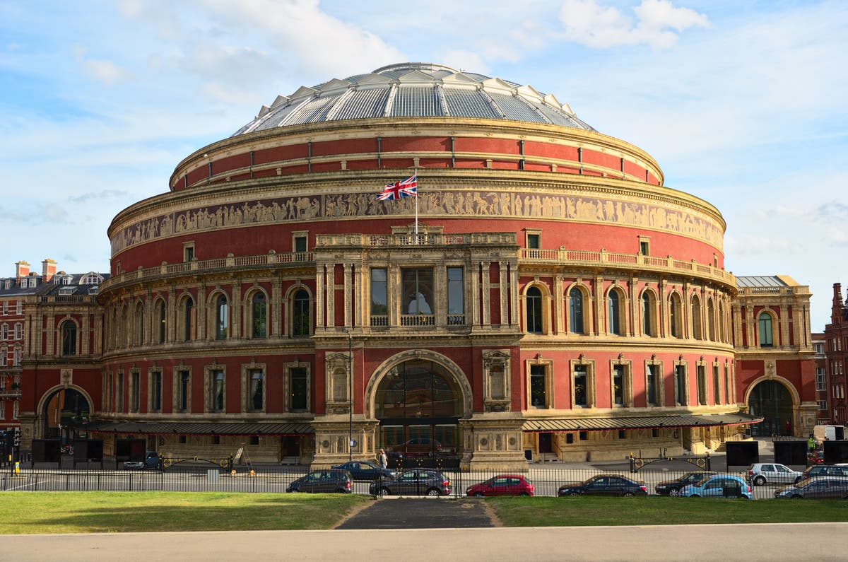 Альберт холл в лондоне фото Dementia charity to make giant scarf to wrap around Royal Albert Hall The Indepe