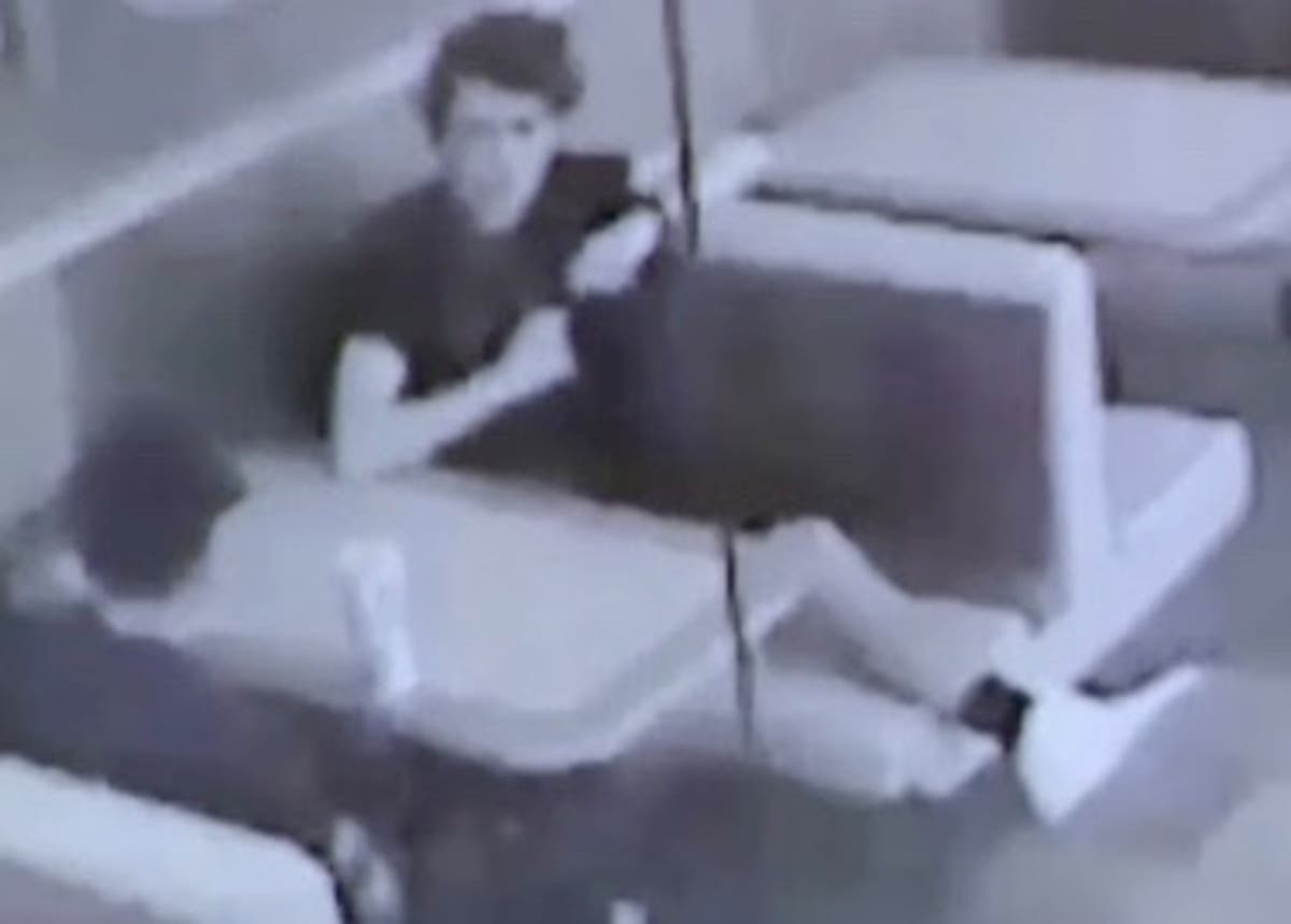 Chilling video shows Nikolas Cruz sitting with Parkland student in McDonald’s - minutes after he shot his sister Chilling video shows Nikolas Cruz sitting with Parkland student in McDonald’s - minutes after he shot his sister