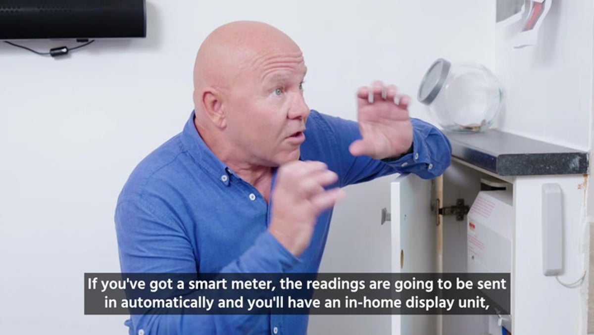 Dominic Littlewood shares energy crisis tips with struggling British families