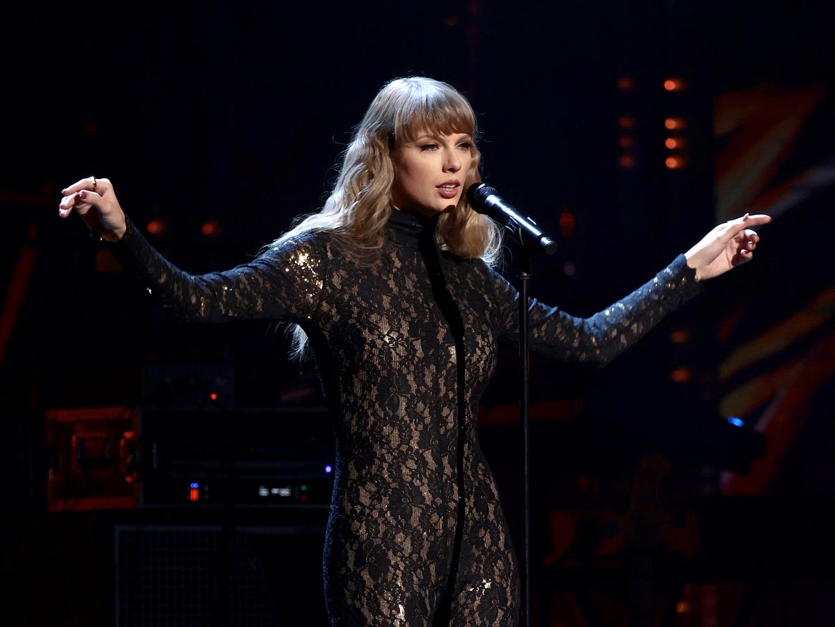 Taylor Swift on 'Jeopardy!,' Takes Over Every Category: Fan