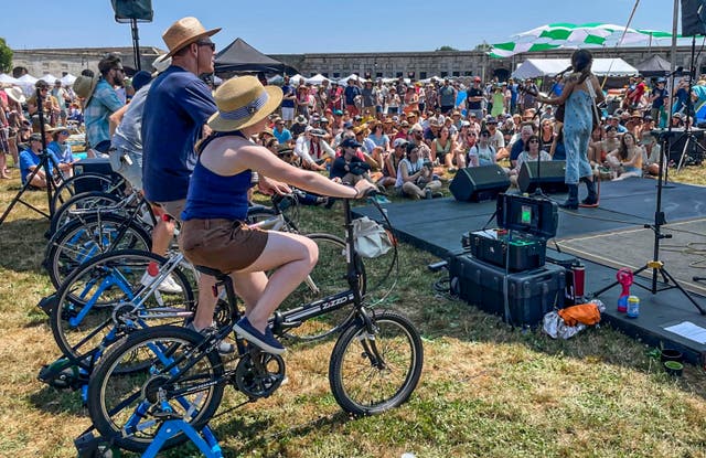 FESTIVAL-ELECTRICIDAD POR BICICLETA