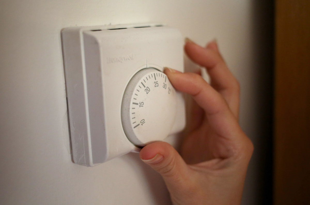 Правительство попросит британцев «выключить свет и уменьшить температуру термостатов» из-за опасений нехватки энергии зимой