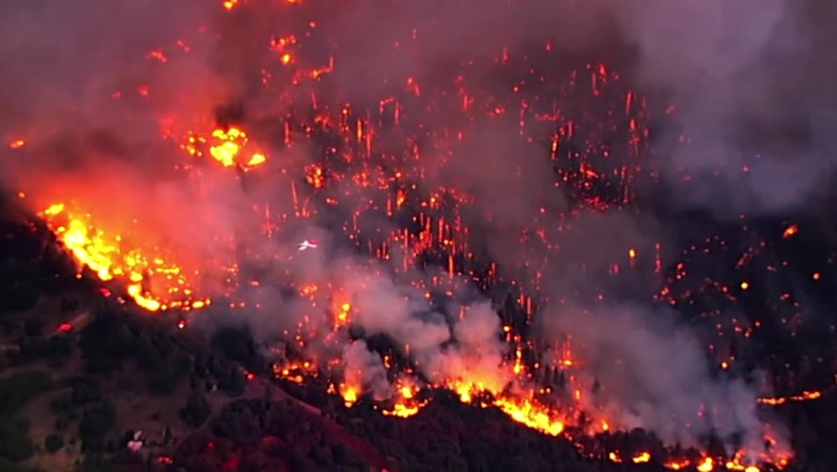 ‘Explosive’ California wildfire near Yosemite burns more than 6,000 acres in hours