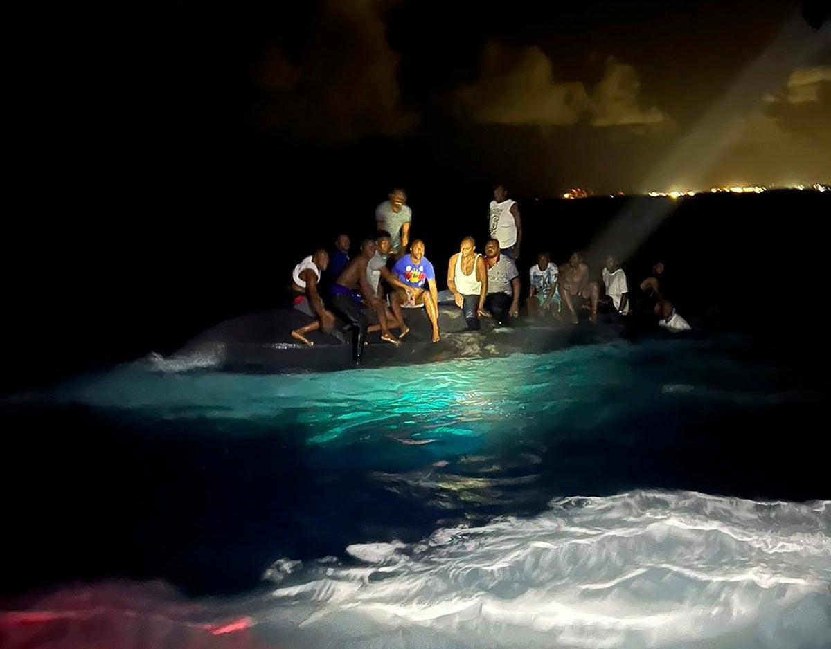 Boat carrying Haitian migrants sinks off Bahamas, killing 17