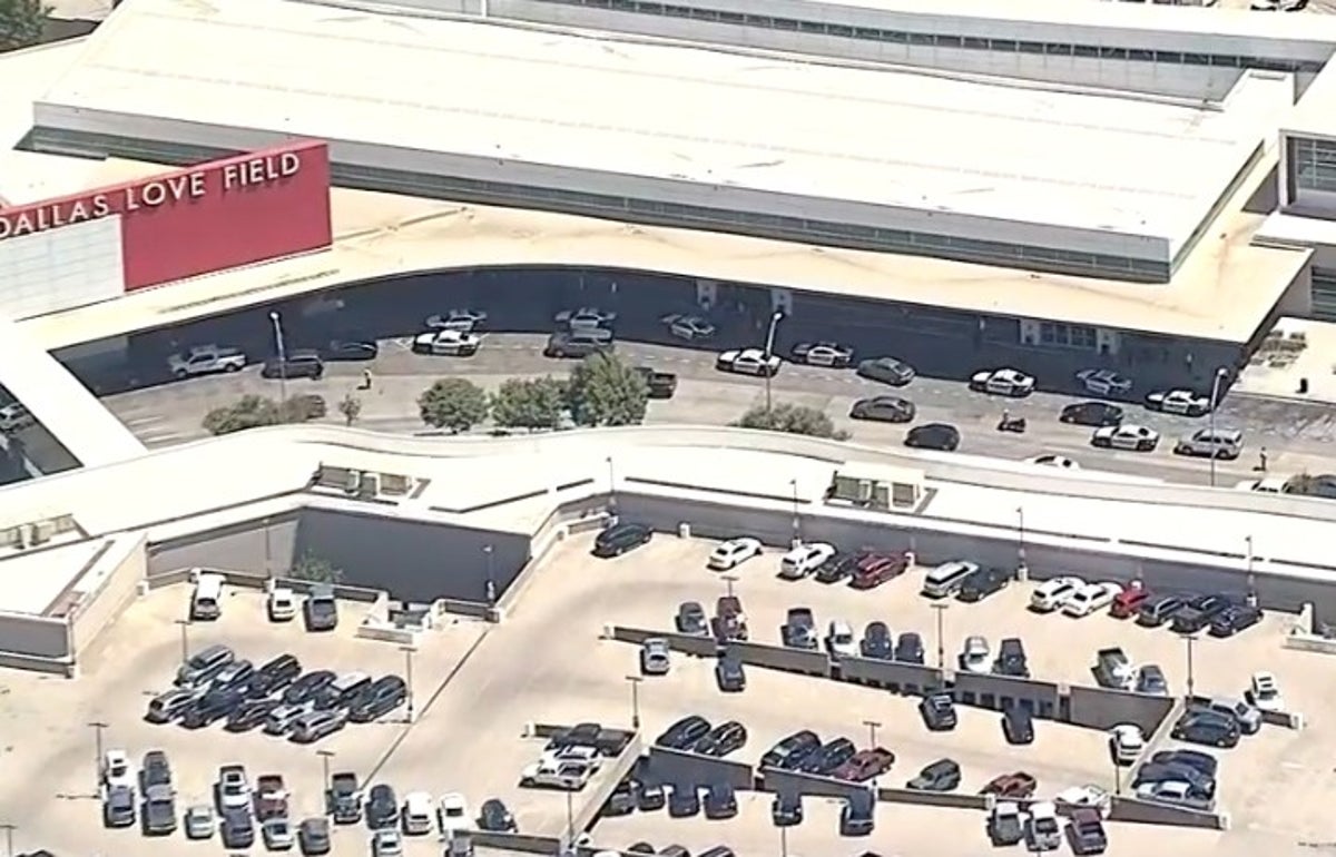 Polis, Dallas Love Field Havalimanı'nda ateş edilen silahların raporlarını araştırıyor