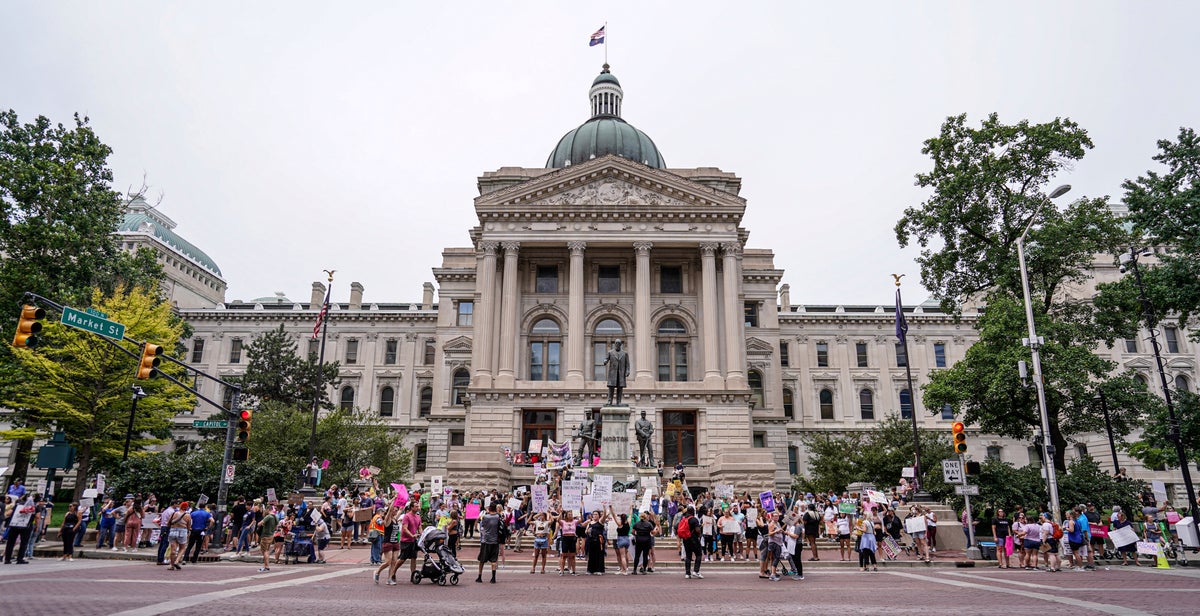 Indiana kürtaj tartışması protesto kalabalıklarını çekiyor, başkan yardımcısı