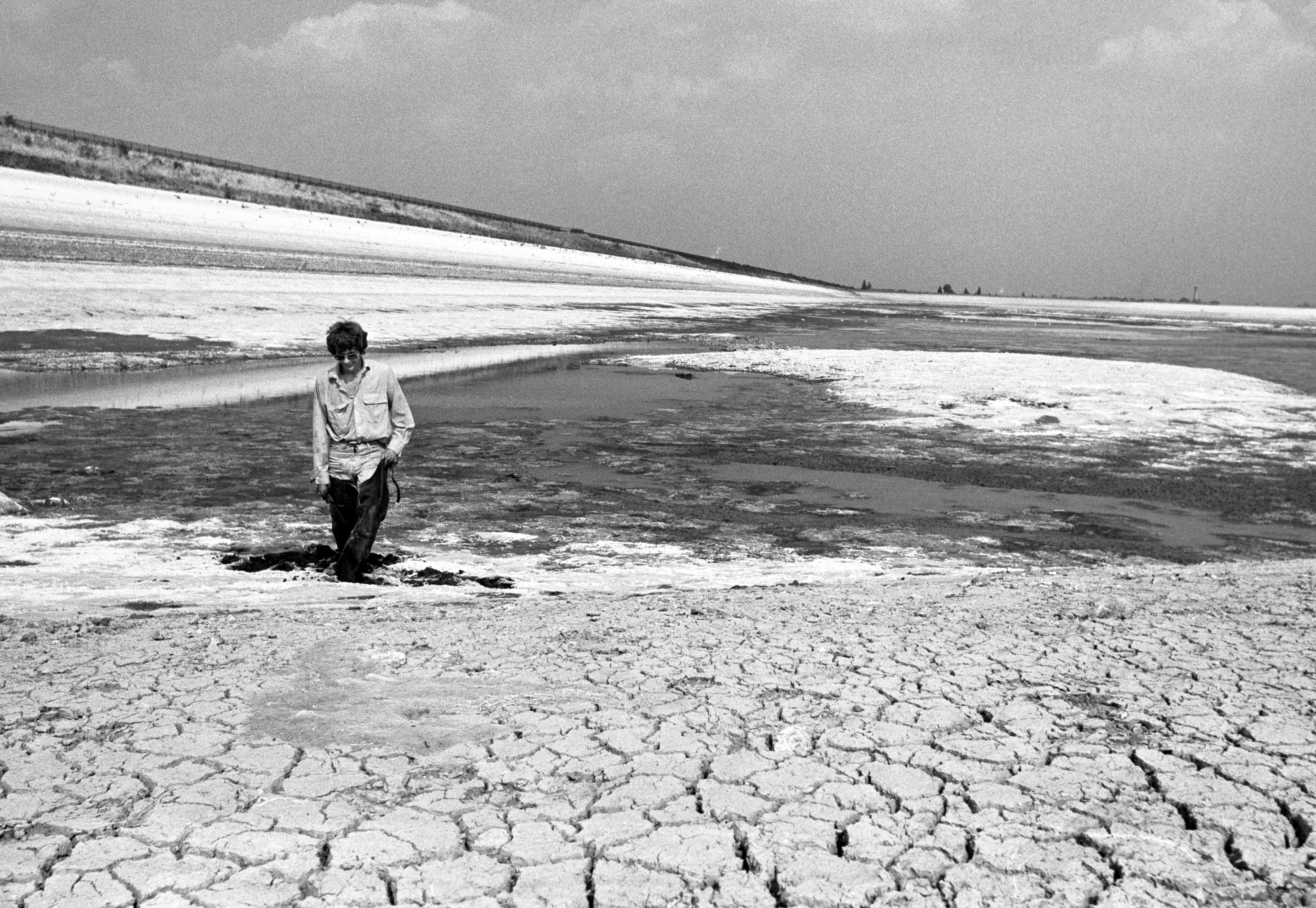 Staines reservoir in Middlesex during the drought of 1976 (PA)