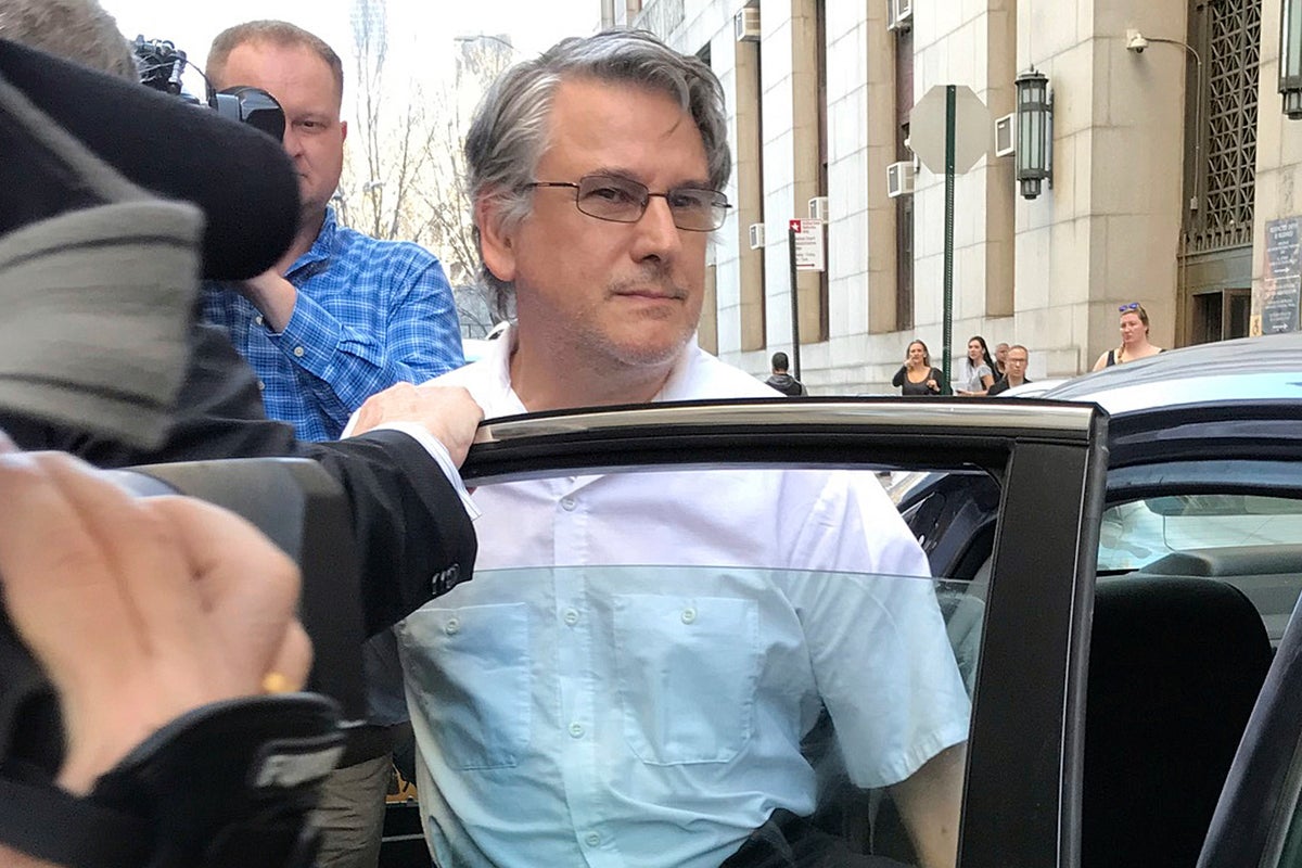 NYC jury hears closings at neurologist’s sex crimes trial