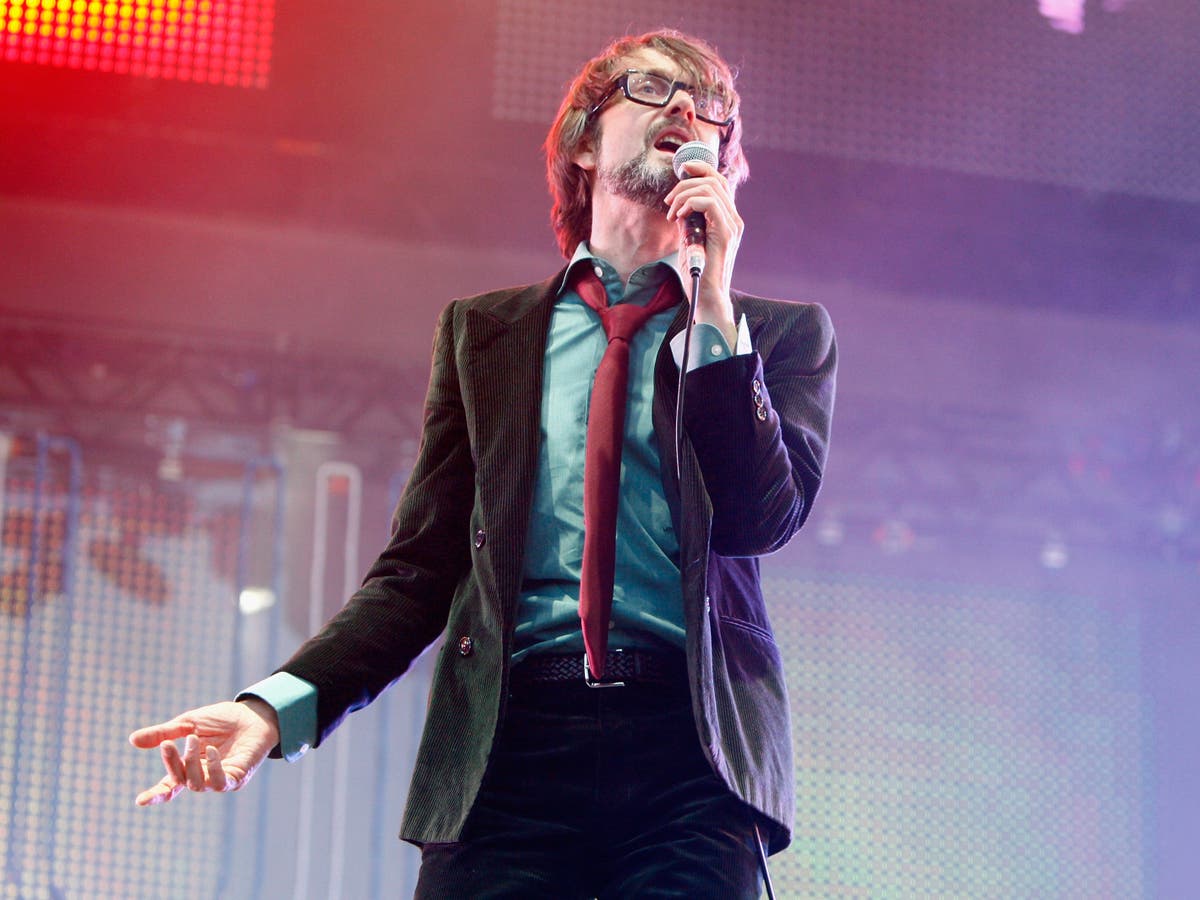 Pulp&rsquo;s Jarvis Cocker confirms the band will reunite for live shows next year