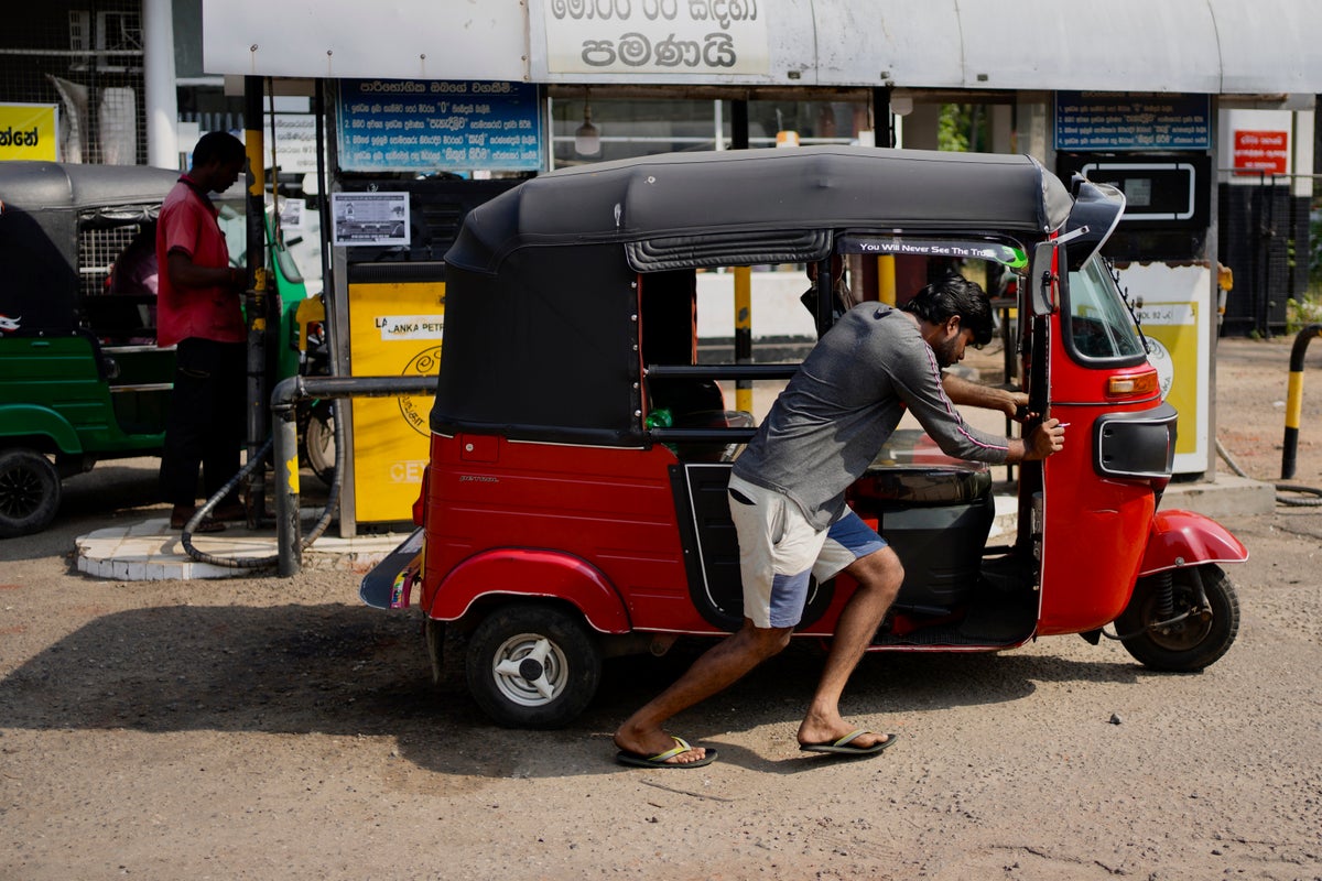 Sri Lankans bide time as leaders seek fix for economic woes