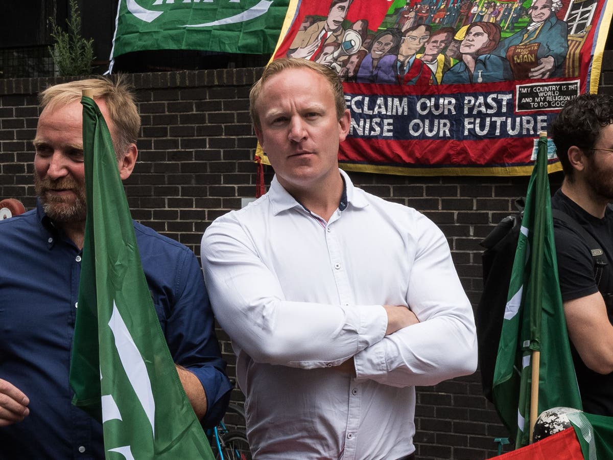 Burnham takes swipe at Starmer over MP sacked after joining picket line