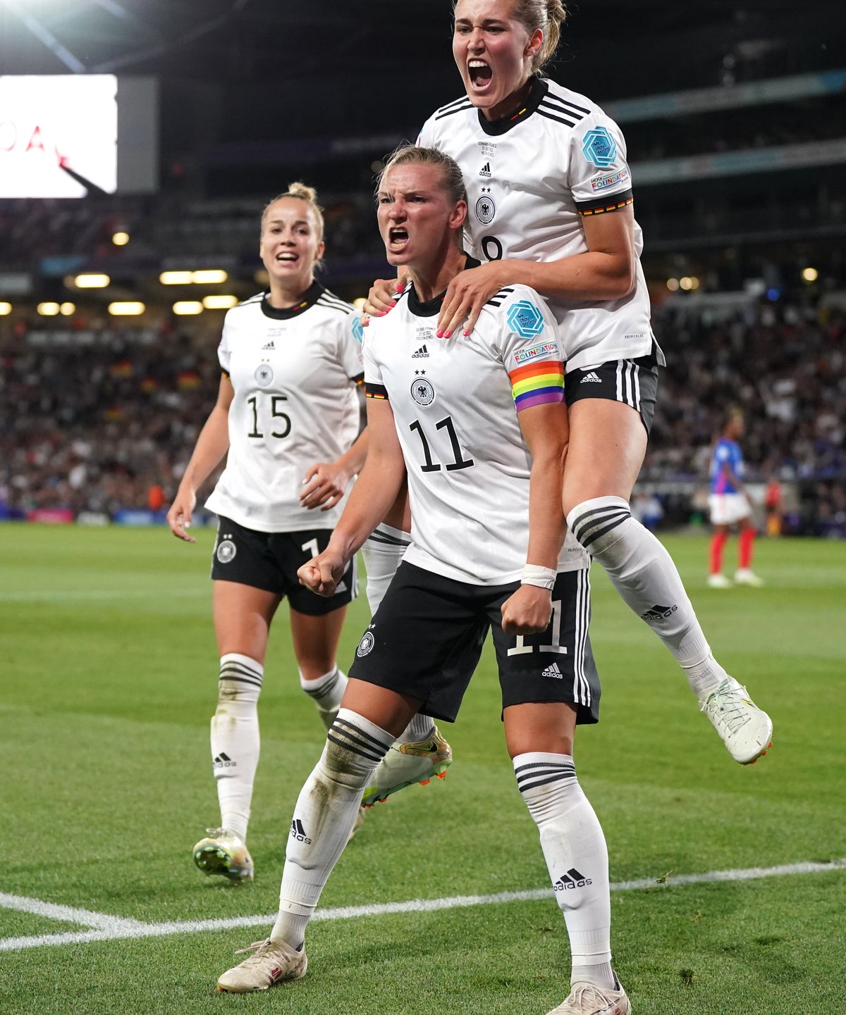 Alexandra Popp propels Germany into Wembley showdown with Euro hosts England