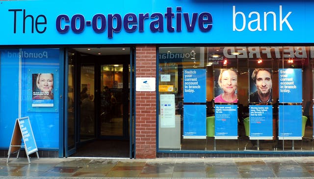 Staff at the Co-operative Bank are to receive a £1,000 pay rise to help them with the cost of living crisis in the latest move by a lender to help struggling bank workers.