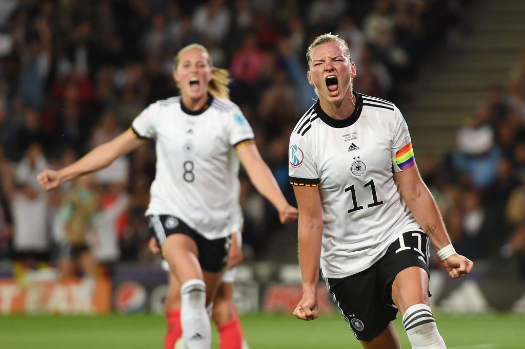 Powerful Popp helps Germany beat France to Women's Euro 2022 final