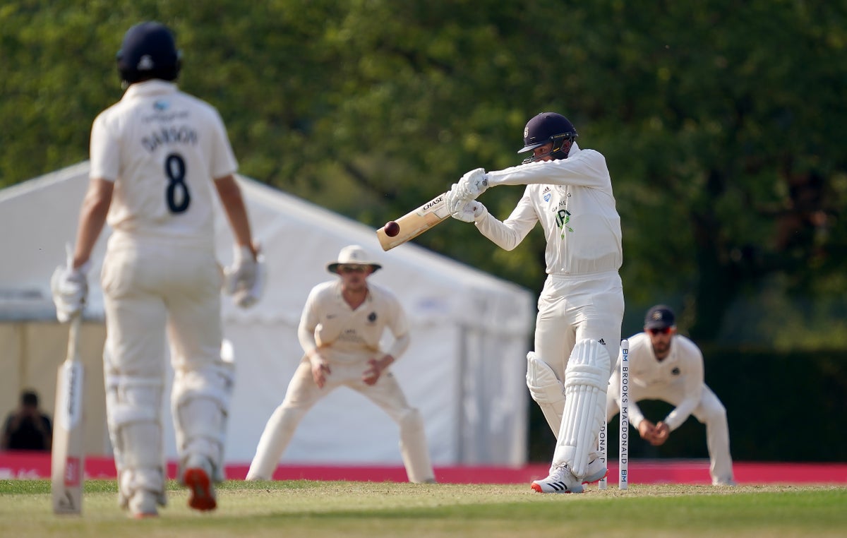 Hampshire keep pressure on leaders Surrey with seven-wicket win at Yorkshire