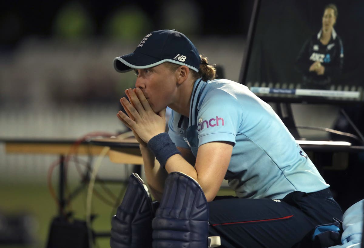 Hip issue sidelines Heather Knight for England’s Commonwealth Games opener