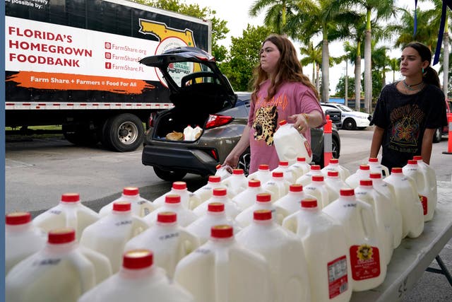 MIAMI-DISTRIBUCIÓN DE COMIDA