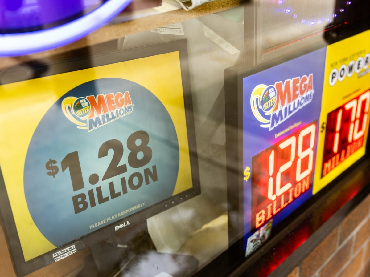 Illinois ticketholder wins Mega Millions jackpot of $1.28 billion