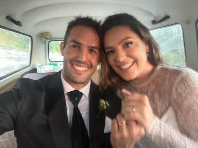 <p>Jeremy Parisi and Kelly Brook share a selfie after their wedding on Instagram</p>