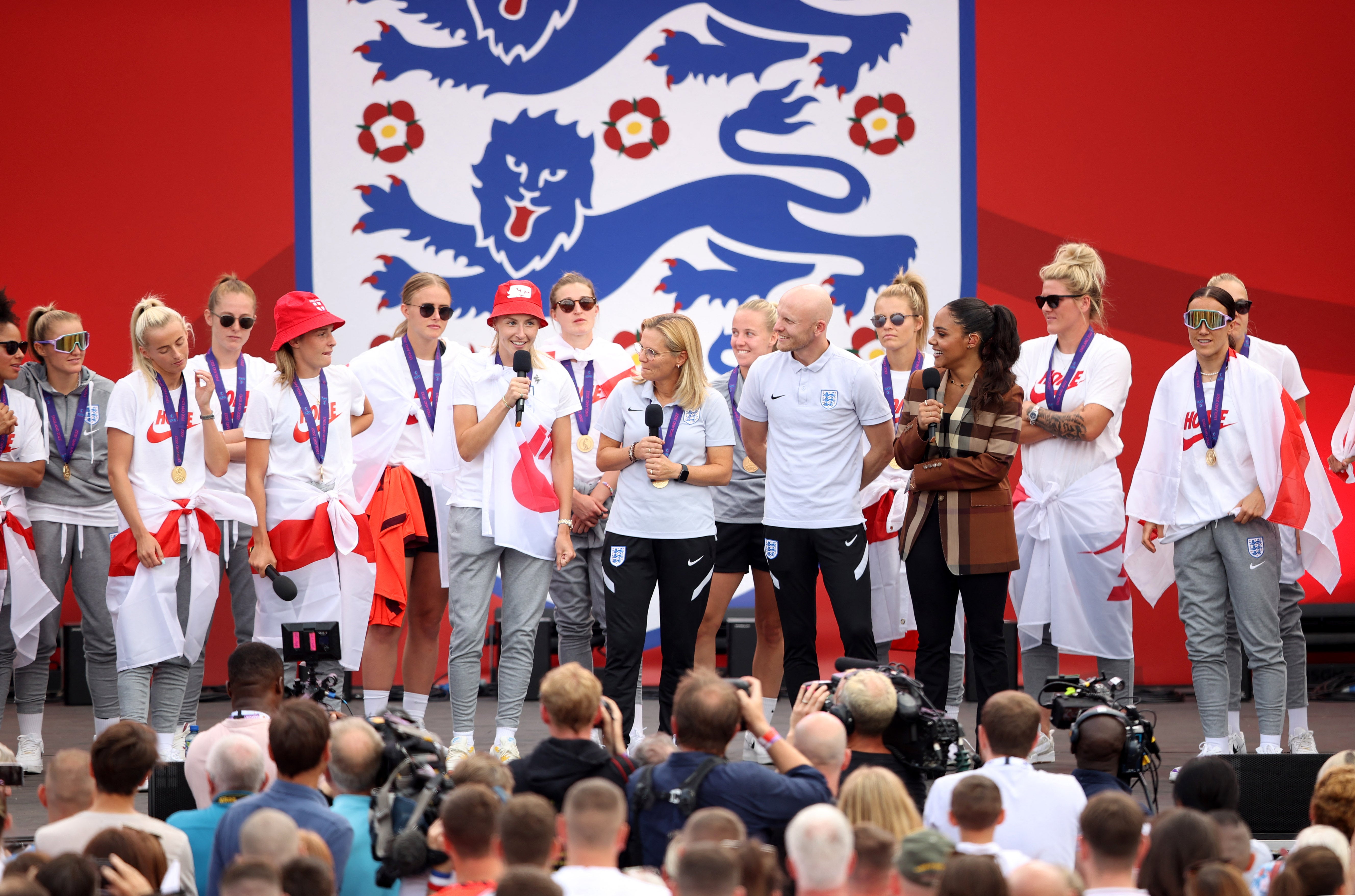 Euro 2022 LIVE England players lauded by thousands at Trafalgar Square victory party The Independent