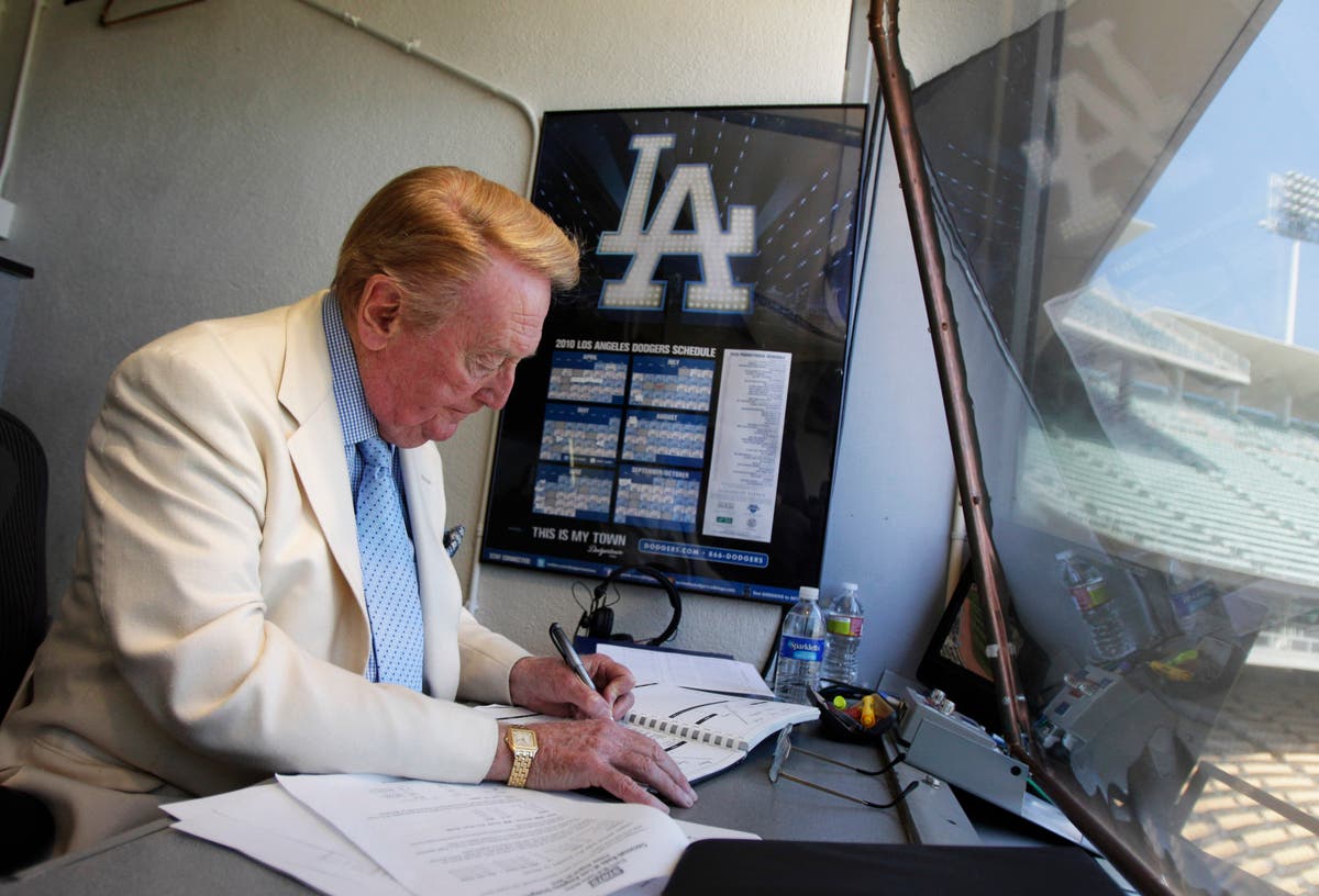 Vin Scully, Dodgers broadcaster for 67 years, dies at 94