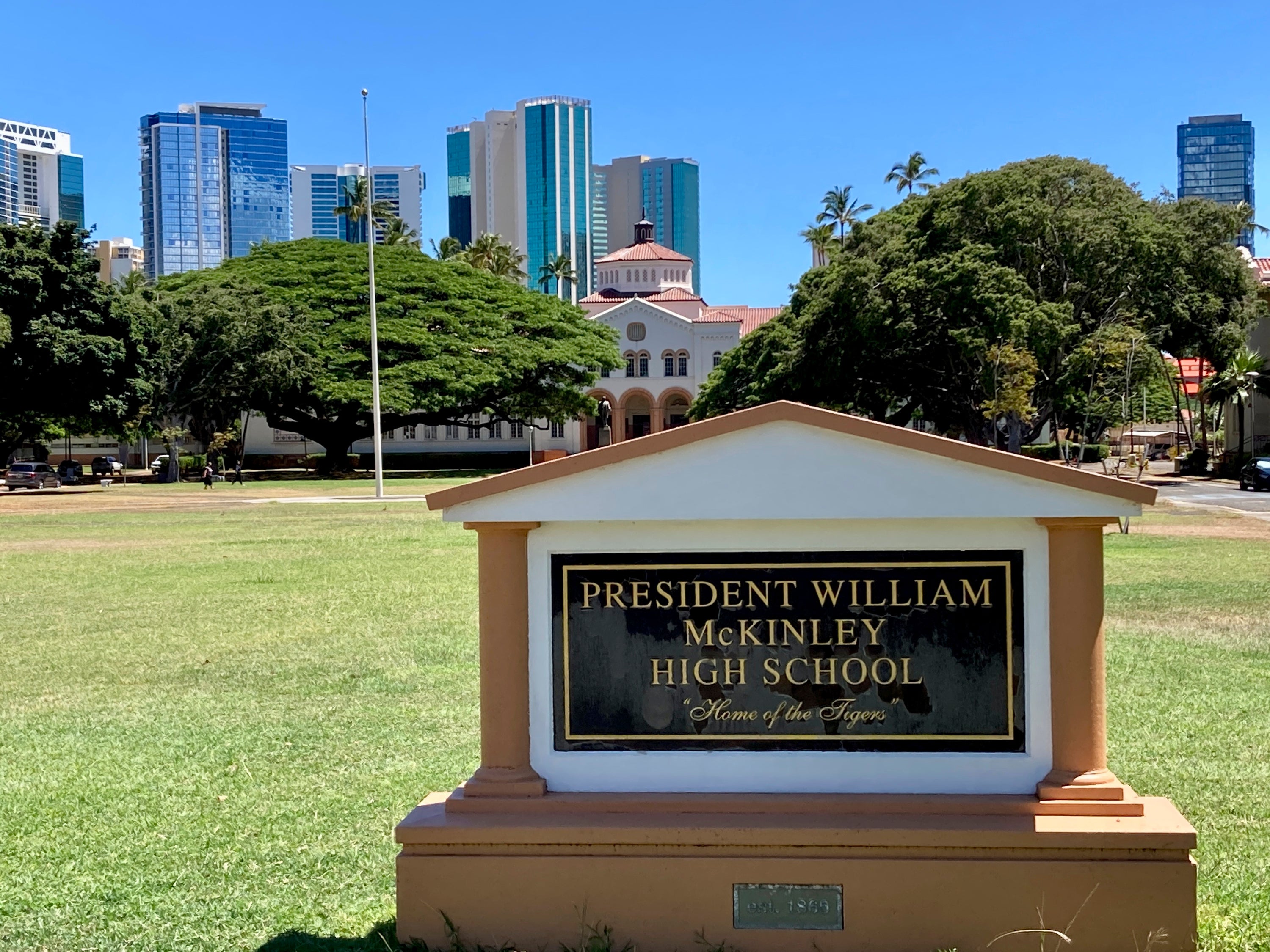 Hawaii-High School Name Battle