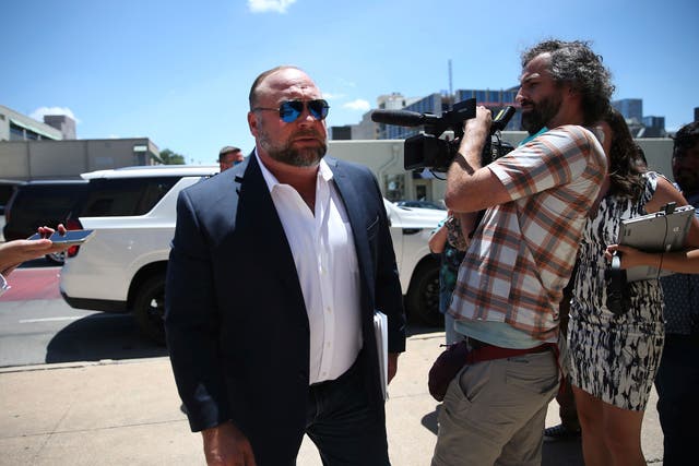 <p>Alex Jones arriving at the Austin courthouse </p>