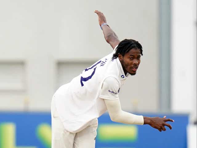 <p>Jofra Archer is sticking with Sussex</p>
