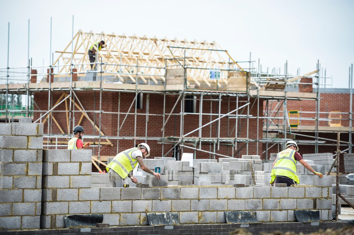 Construction industry shrinks for first time in 18 months