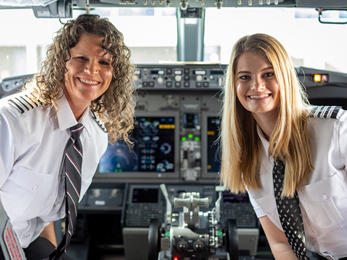 Mother and daughter pilot team take first flight together