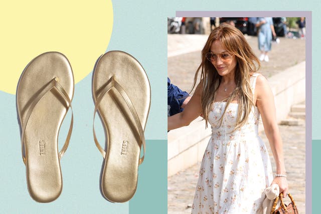 <p>JLo’s been spotted three times in a pair of the chic flip flops </p>