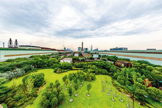 <p>Baoshan Iron & Steel Co in Shanghai has made great efforts to turn its production base into a model of low-carbon development   </p>