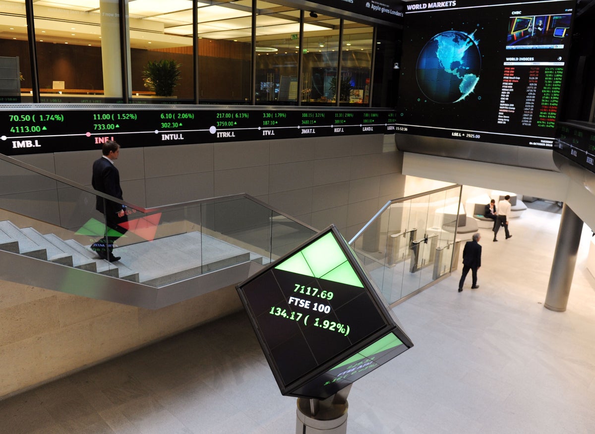 London Stock Exchange starts £750m shares buyback after profits jump